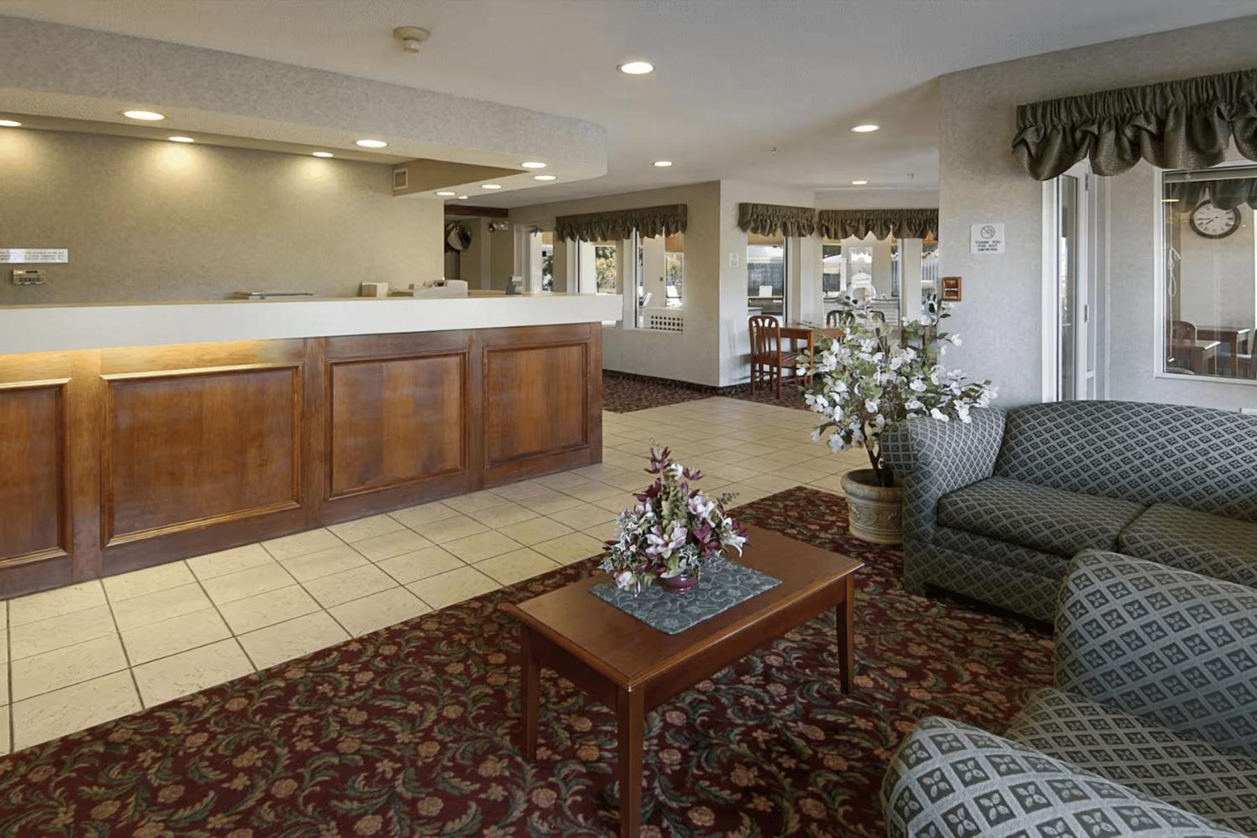 Dowagiac Lakewood Inn & Suites מראה חיצוני תמונה